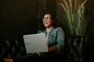 Read more about the article Zapier vs Make: Which Automation Tool Is Better for Solopreneurs in 2026?