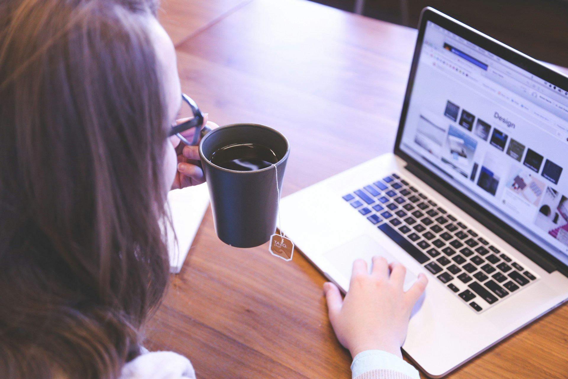Read more about the article Canva vs Adobe Express: Best Design Tool for a One-Person Business in 2026
