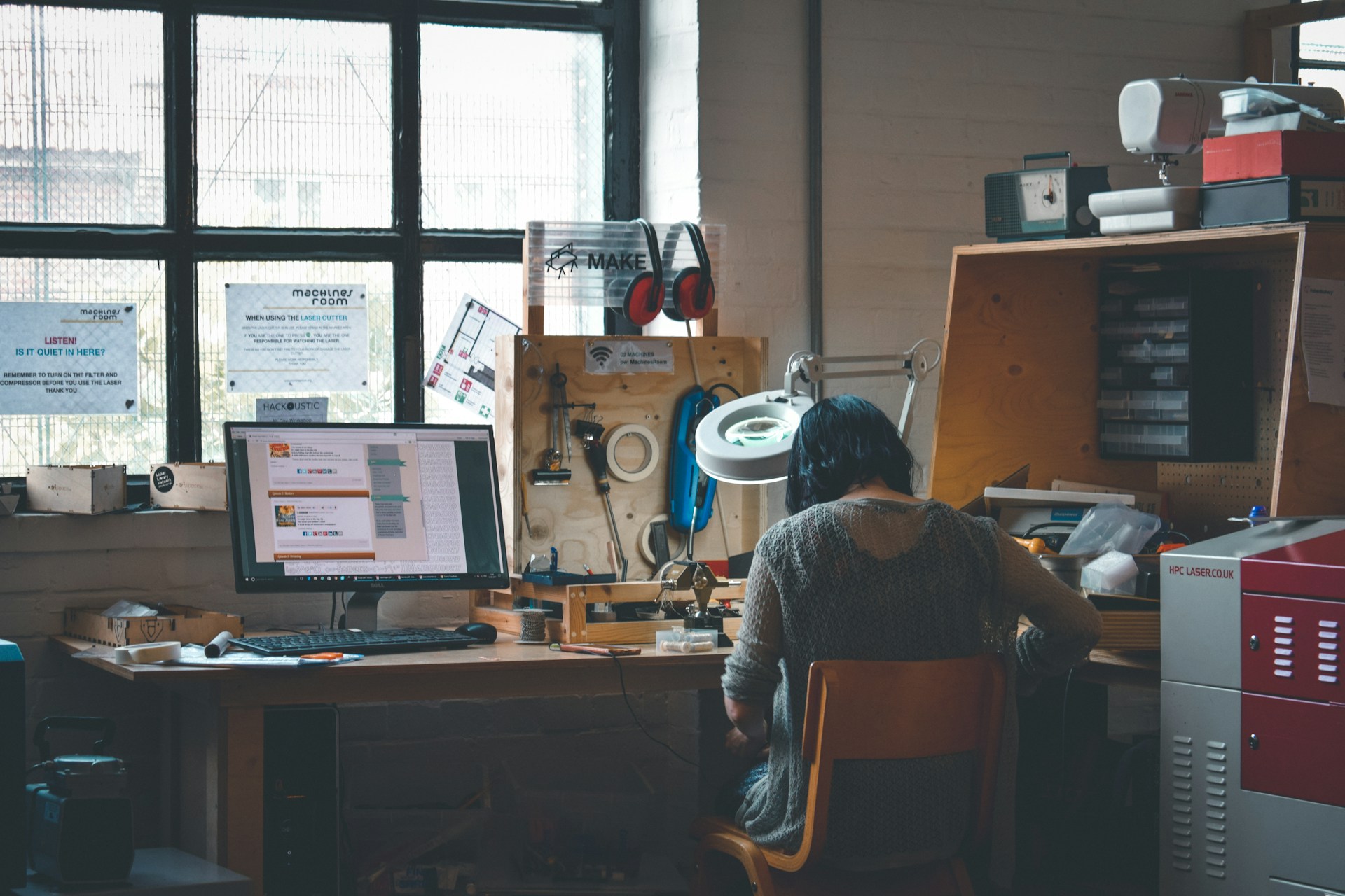 Read more about the article Best AI Website Builders for a Solo Business in 2026