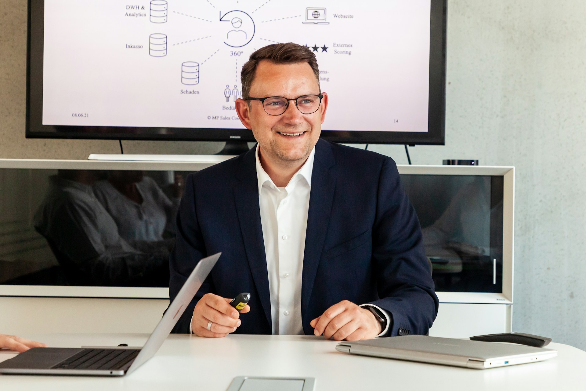 You are currently viewing Freshdesk Review: Is It Worth It for a Solo Business in 2026?