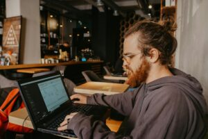 Read more about the article How to Choose AI Tools Without Wasting Money in 2026 (The Solo Founder’s Decision Framework)