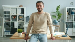Read more about the article How to Get Your First Clients with AI as a Solo Founder in 2026